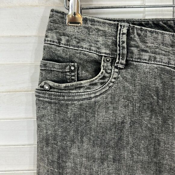 Chico’s Bootcut Jeans Size 0.5 (6) Ultimate Fit Barely Flare Denim - Picture 4 of 16